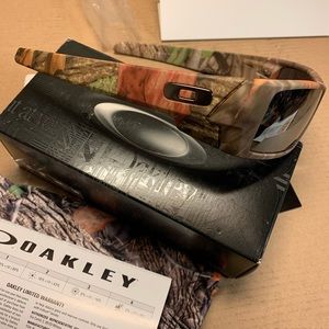 Oakley sun glasses brand new Authentic